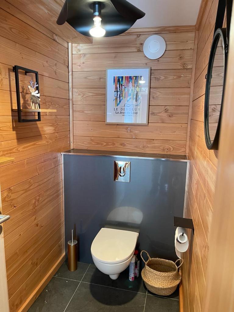 Appartement Lumineux Neuf Dans Bas De Chalet Le Douglas 拉茹杜罗普 外观 照片