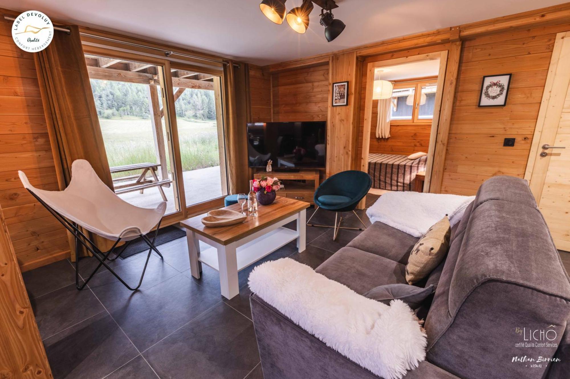 Appartement Lumineux Neuf Dans Bas De Chalet Le Douglas 拉茹杜罗普 外观 照片