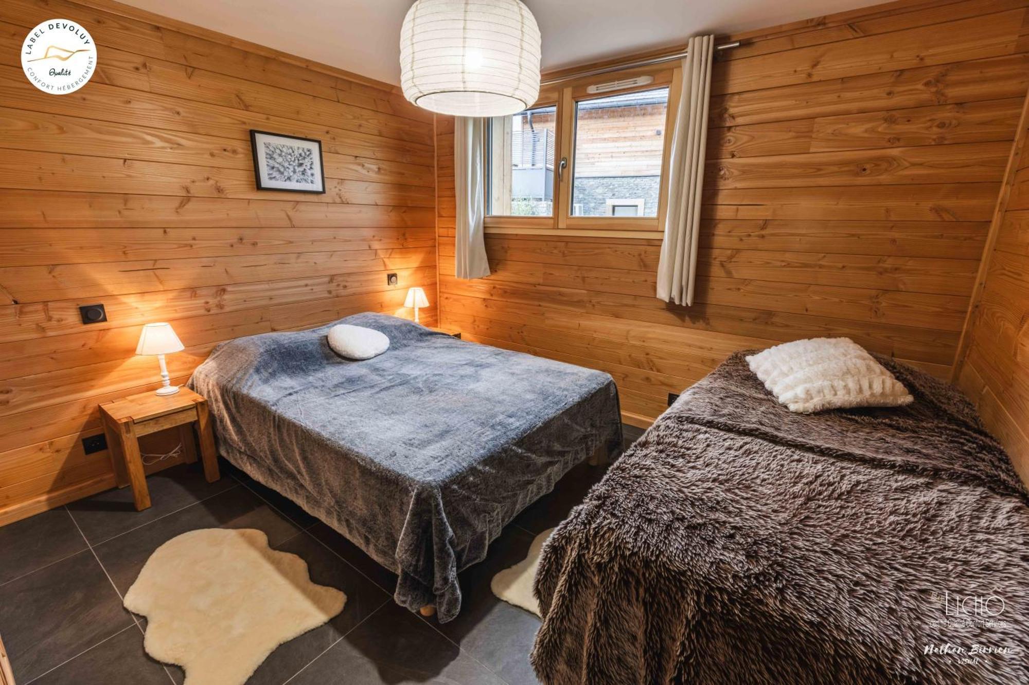 Appartement Lumineux Neuf Dans Bas De Chalet Le Douglas 拉茹杜罗普 外观 照片