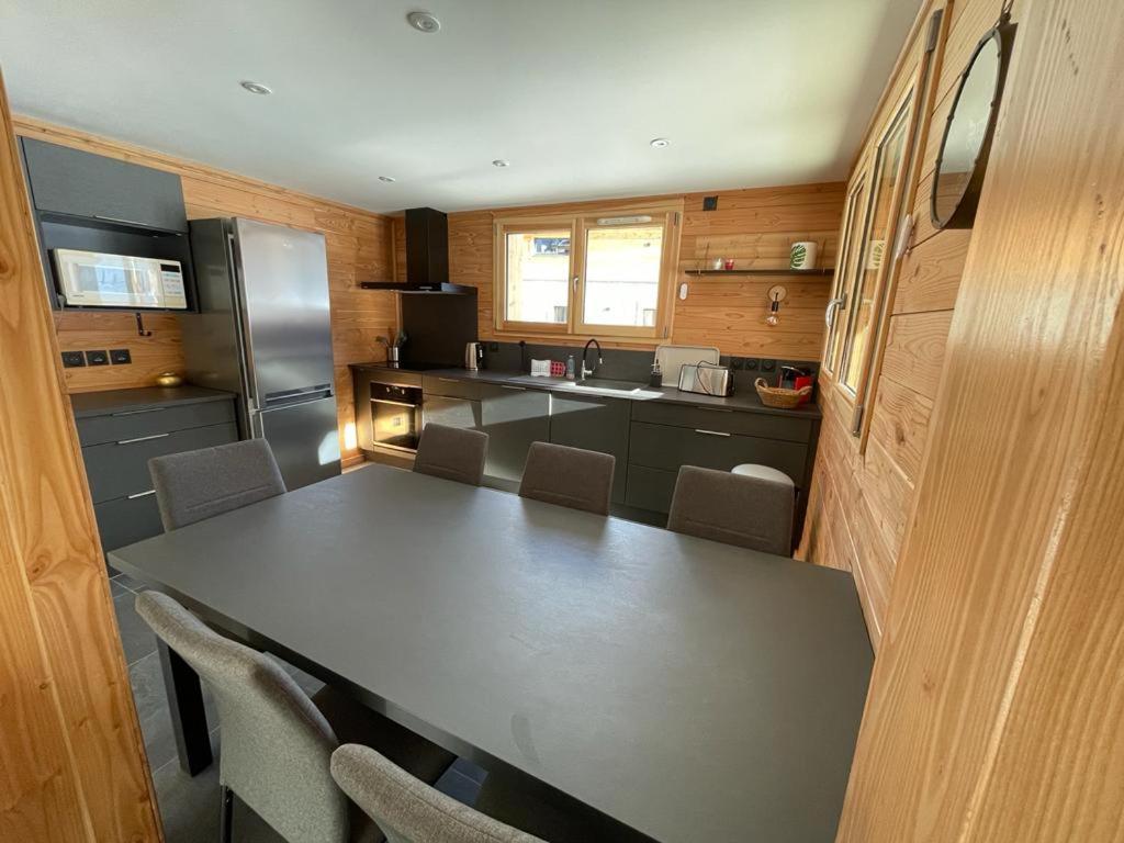 Appartement Lumineux Neuf Dans Bas De Chalet Le Douglas 拉茹杜罗普 外观 照片