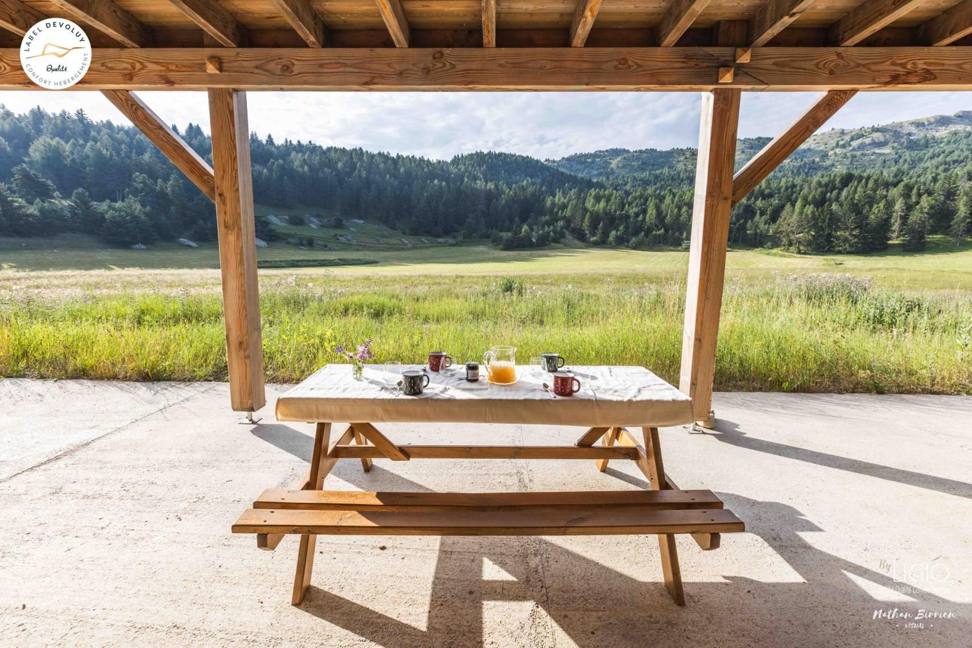 Appartement Lumineux Neuf Dans Bas De Chalet Le Douglas 拉茹杜罗普 外观 照片